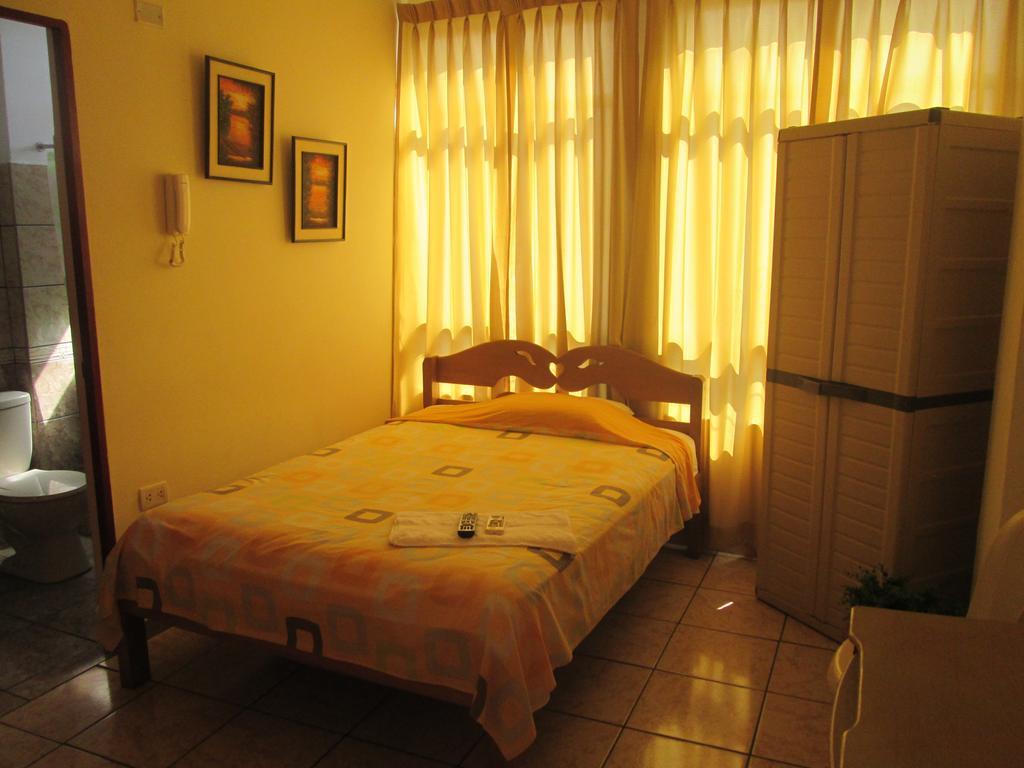 Residencia Casa Linda Hotel Iquitos Exterior foto